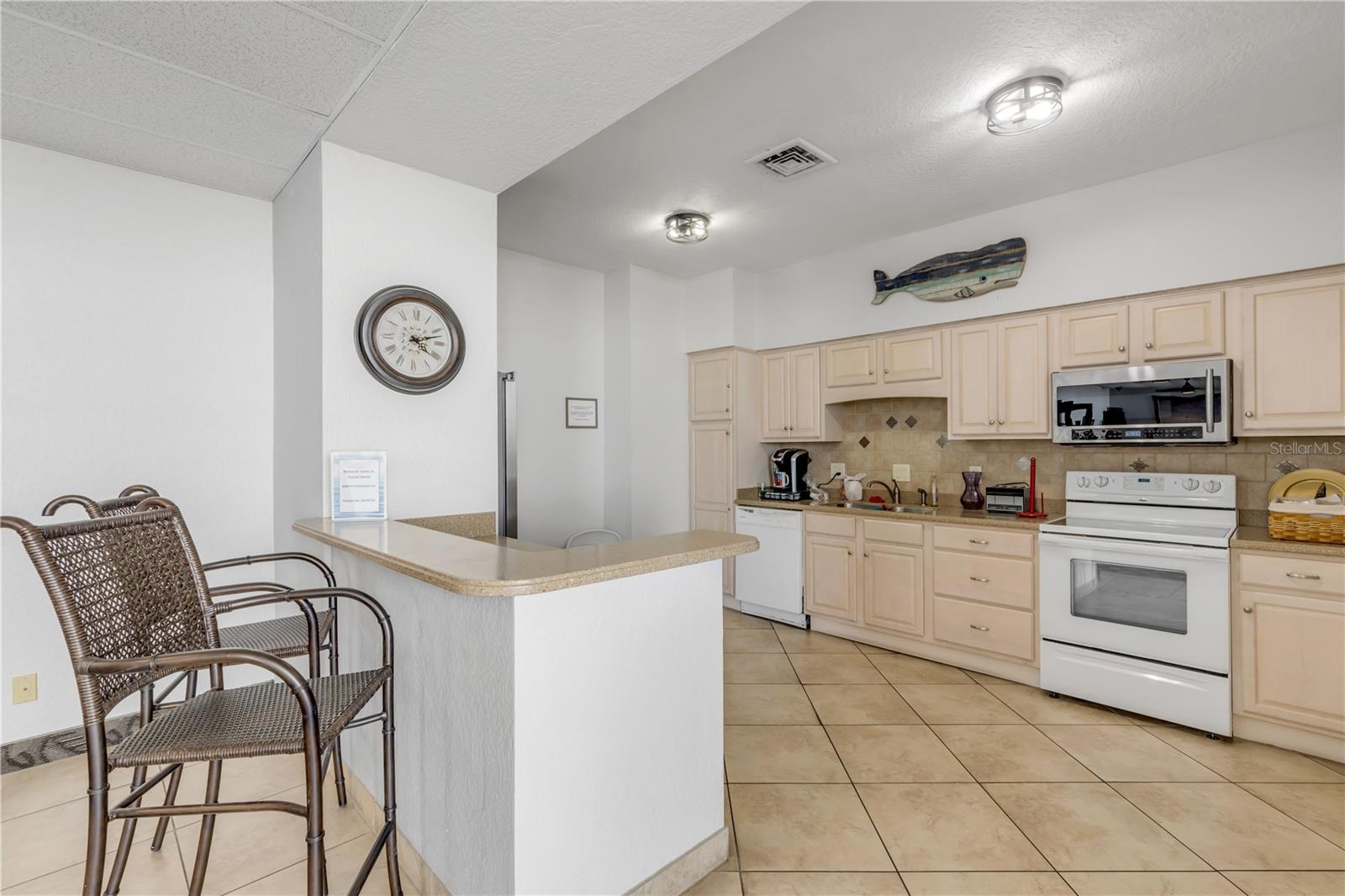 OCEAN RITZ CONDO UNIT 01 - Residential
