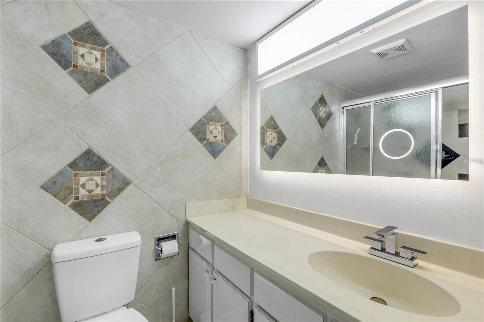 OCEAN RITZ CONDO UNIT 01 - Residential
