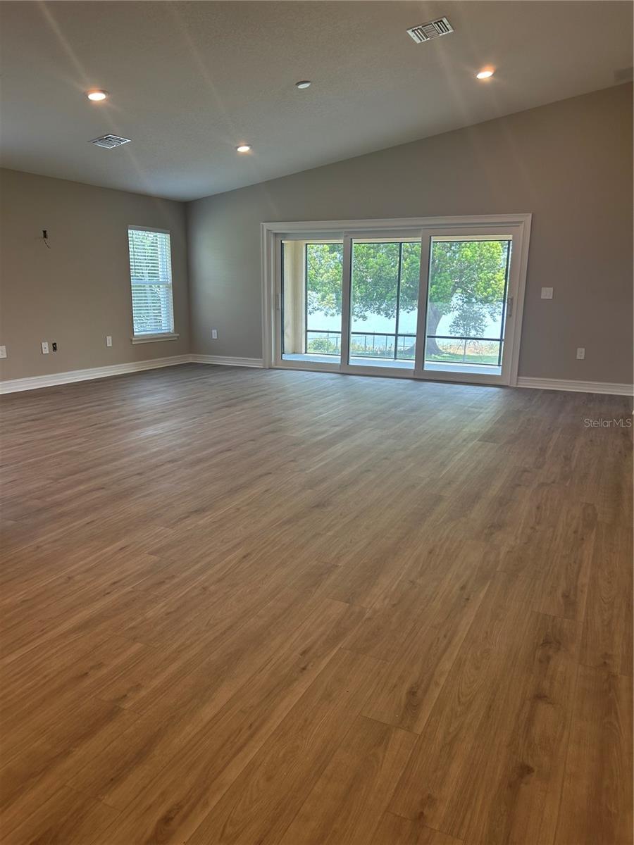 SPANISH HILLS SUB - Residential Lease