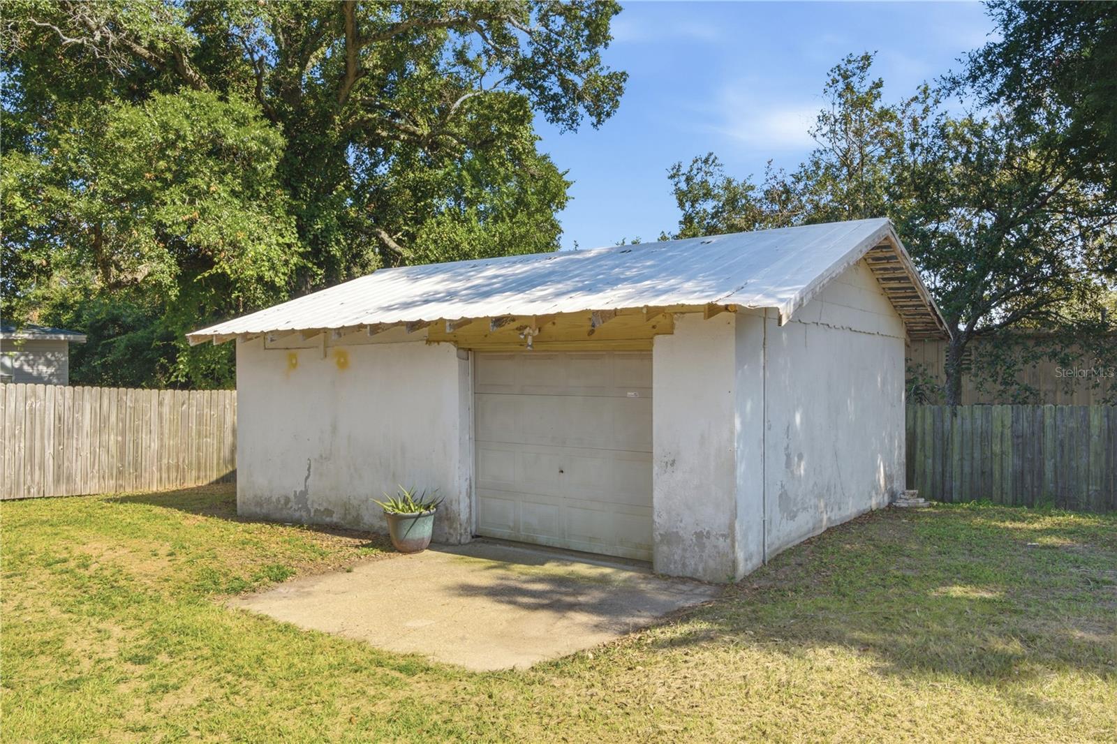 WEST KING TR - Residential