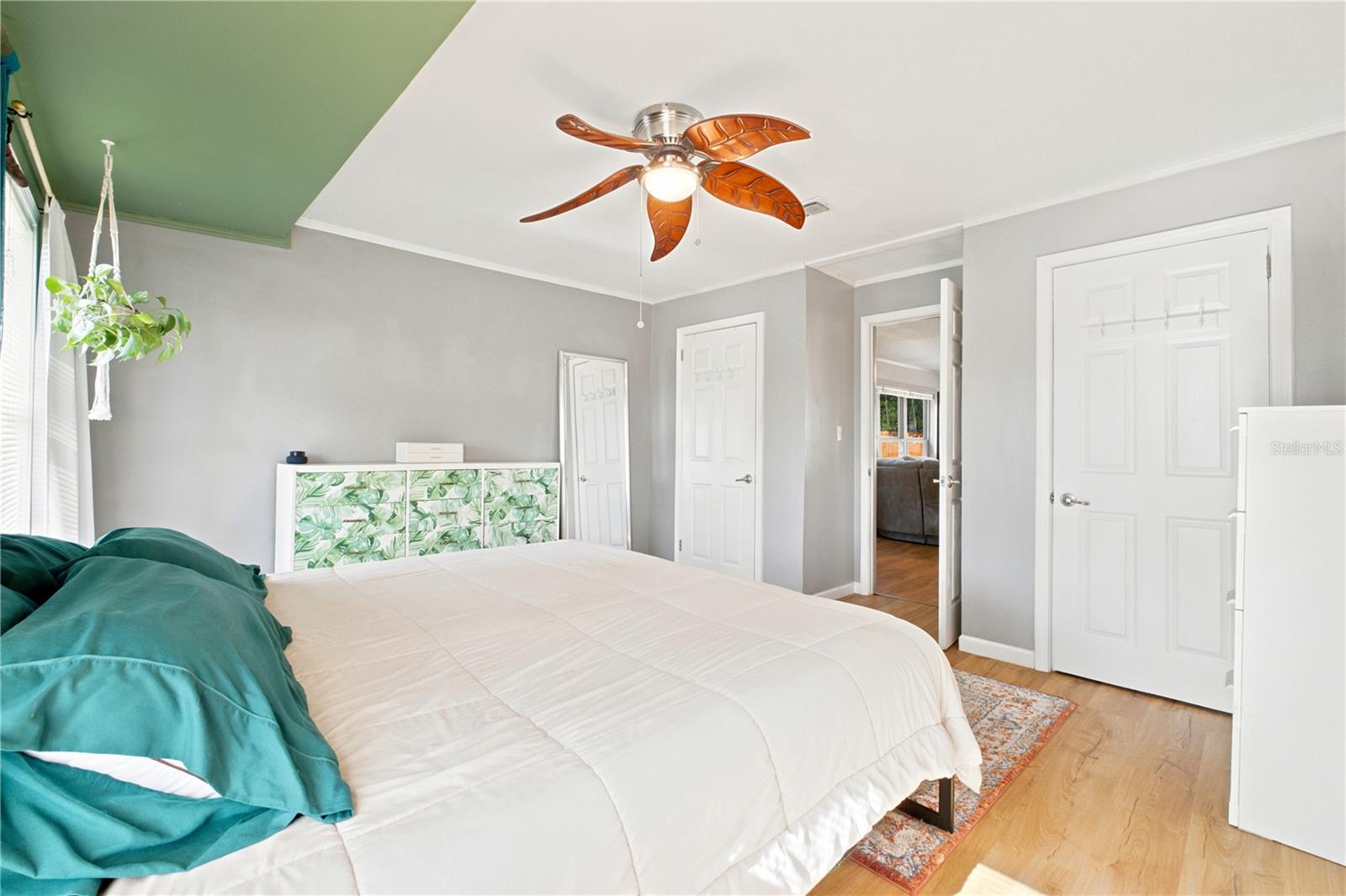 WEST KING TR - Residential