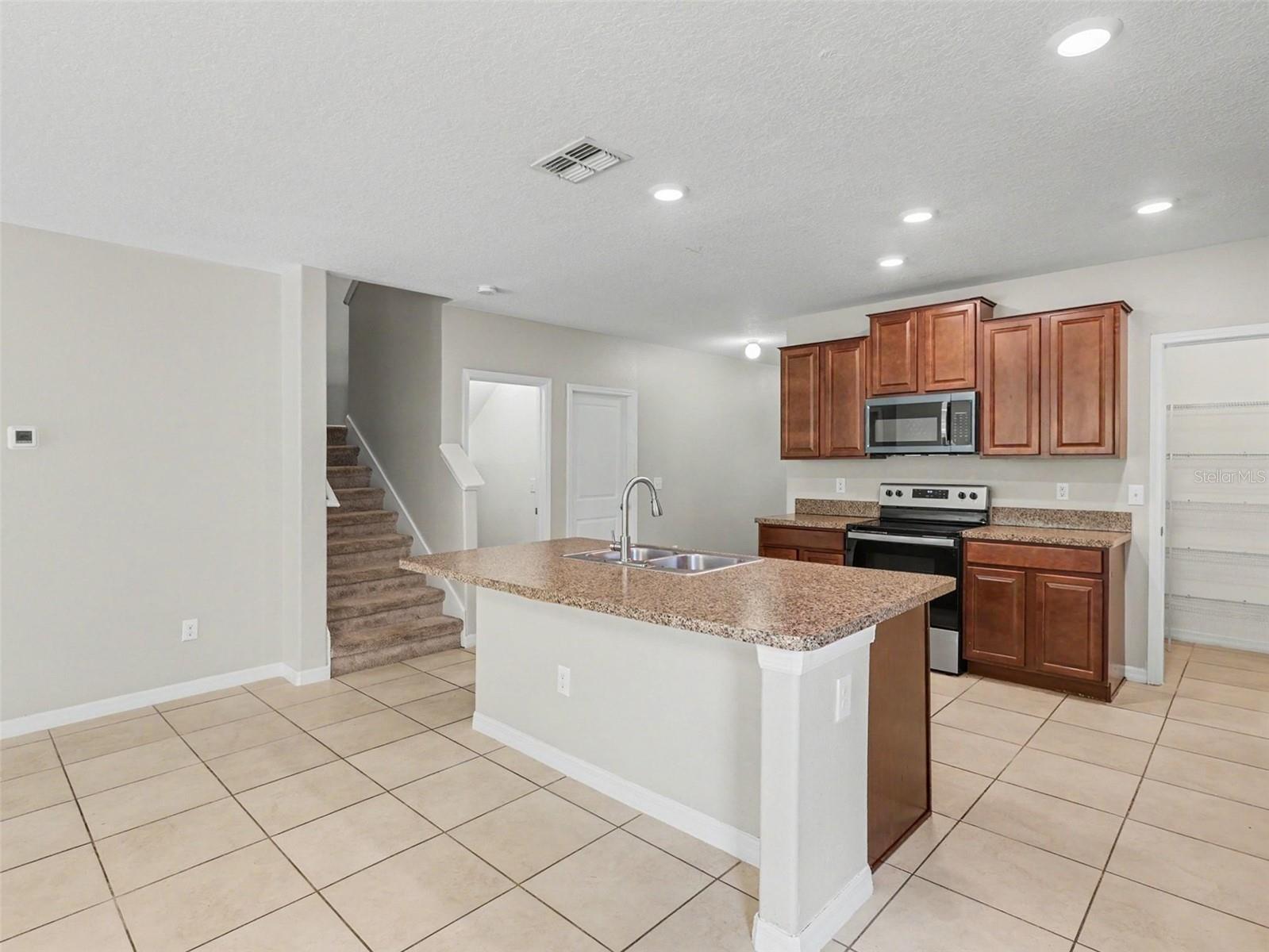 TWIN CREEKS PH 1 & 2 - Residential