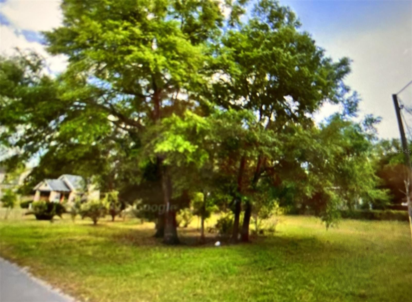Great opportunity to secure this vacant land that's within city limits! Rare C-1 find within city limits! This beautiful .33 acre lot is zoned C-1 both commercial and residential. Great location whether you plan to build your dream business or your dream home or both! Conveniently located just minutes from Gainesville and Newberry. Don't miss out on this amazing opportunity!