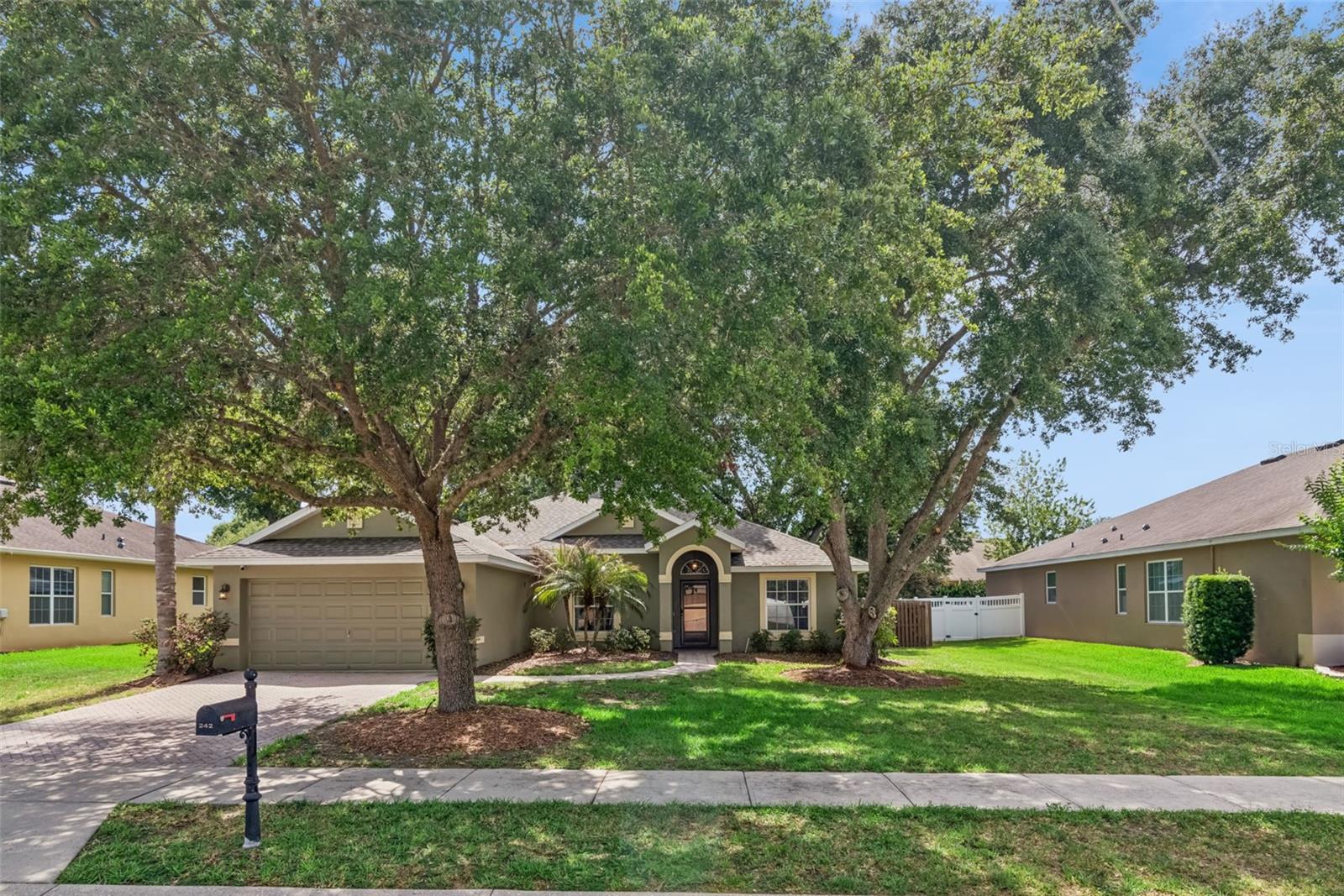BLUE LAKE ESTATES - Residential