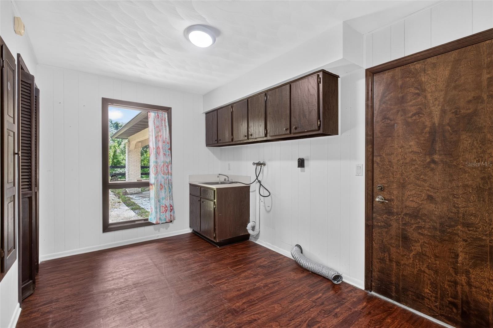 QUIET PLACE IN COUNTRY UNIT 01-04 - Residential