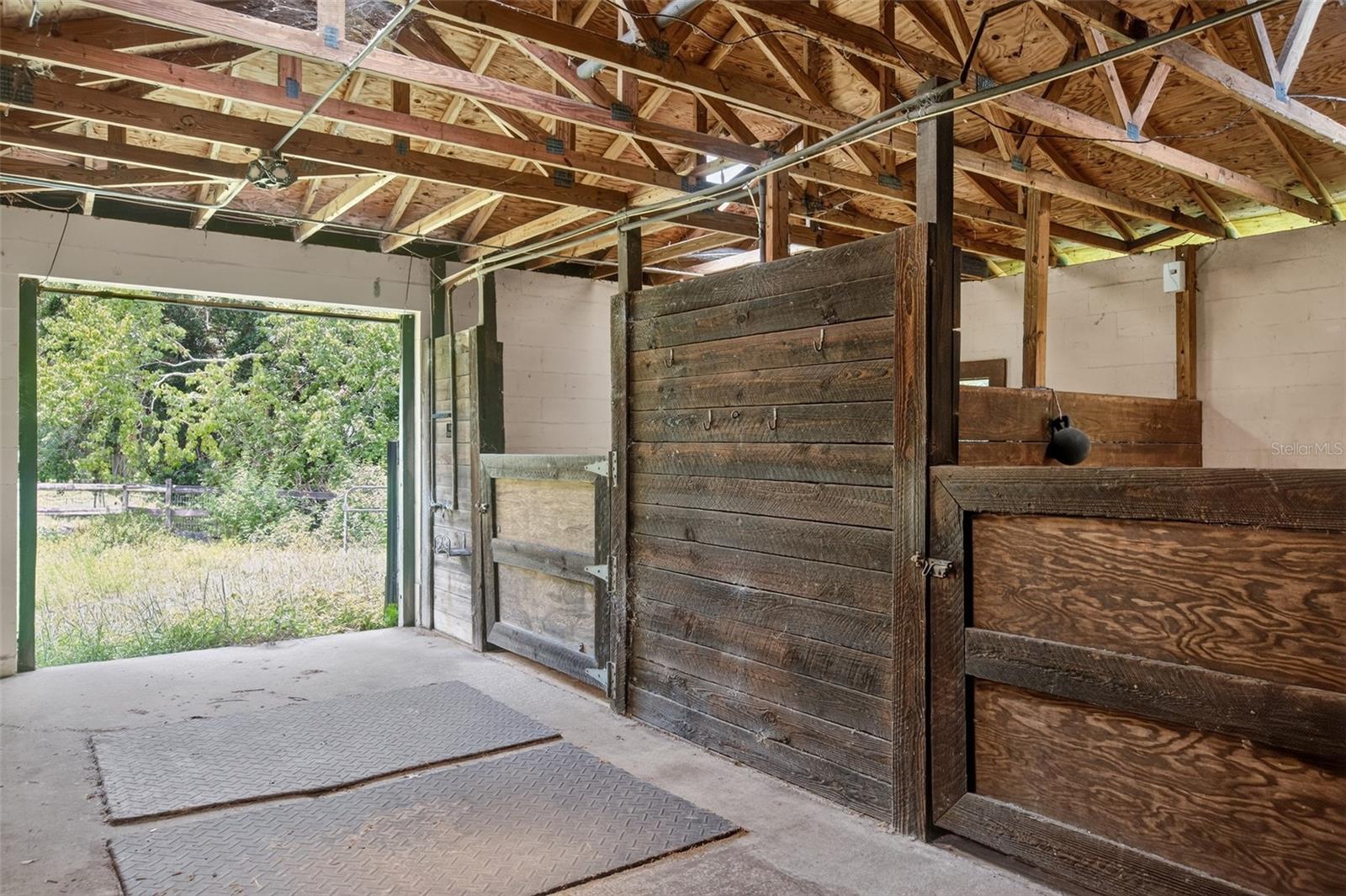 QUIET PLACE IN COUNTRY UNIT 01-04 - Residential