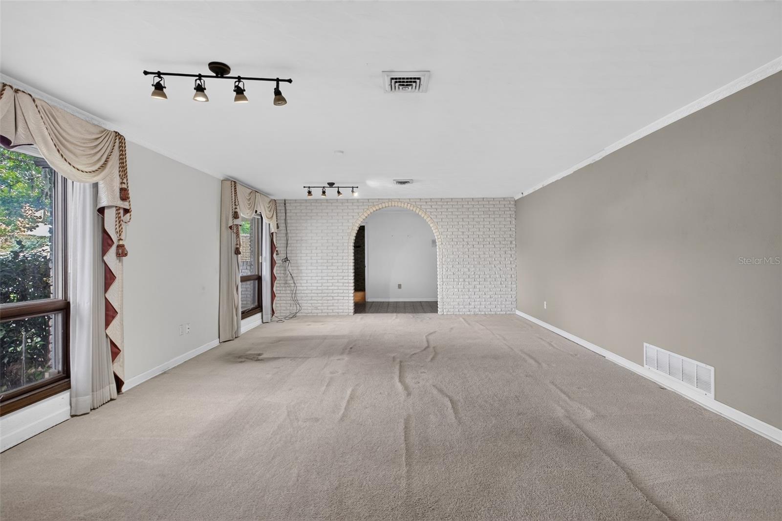 QUIET PLACE IN COUNTRY UNIT 01-04 - Residential