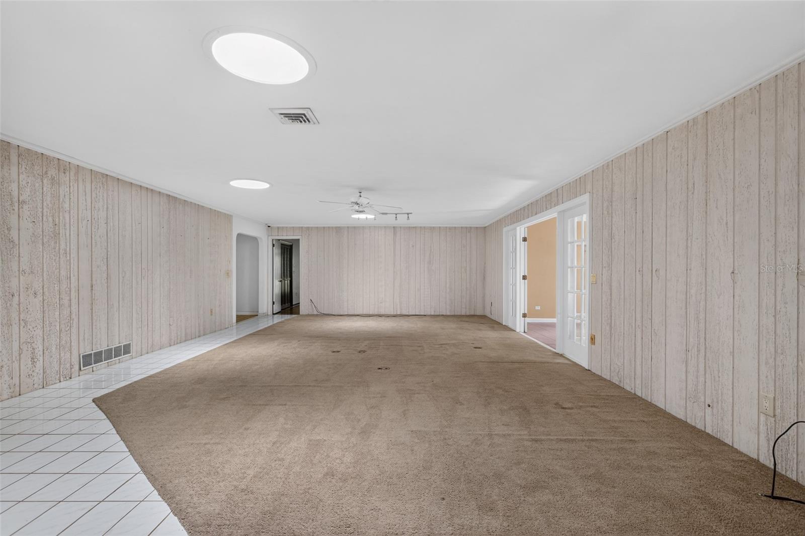 QUIET PLACE IN COUNTRY UNIT 01-04 - Residential
