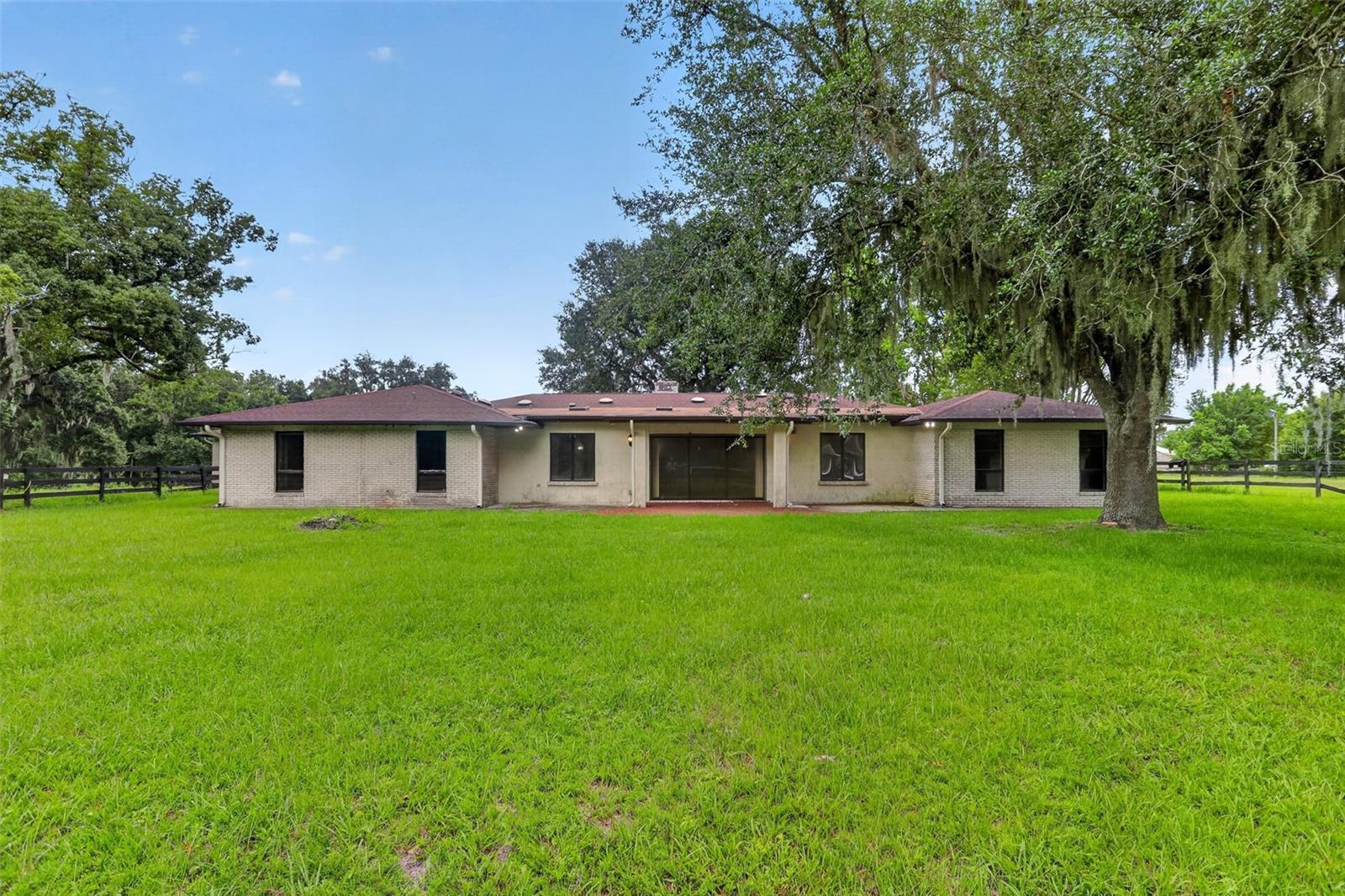 QUIET PLACE IN COUNTRY UNIT 01-04 - Residential