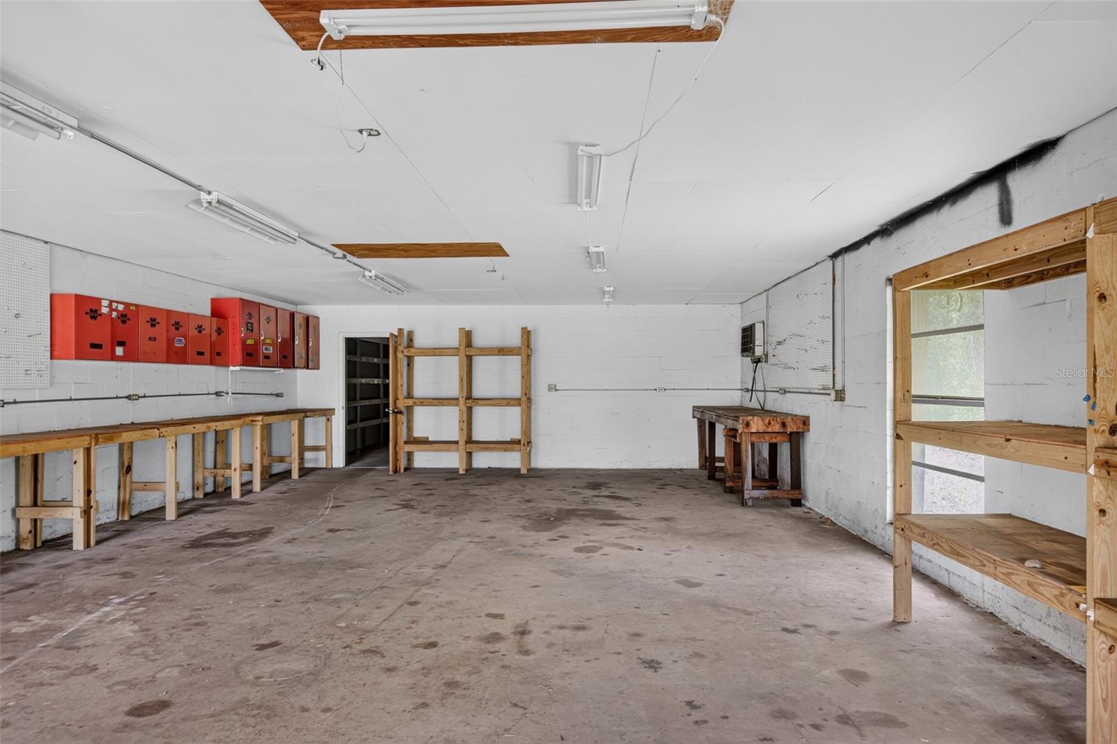 QUIET PLACE IN COUNTRY UNIT 01-04 - Residential