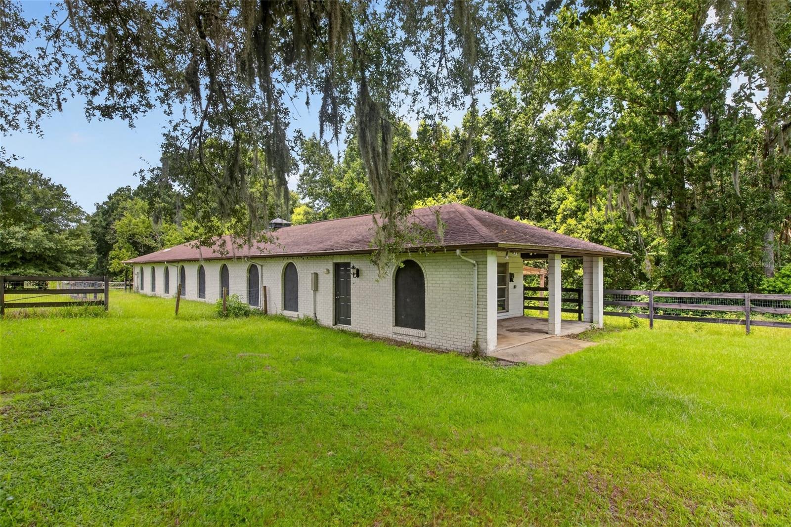QUIET PLACE IN COUNTRY UNIT 01-04 - Residential