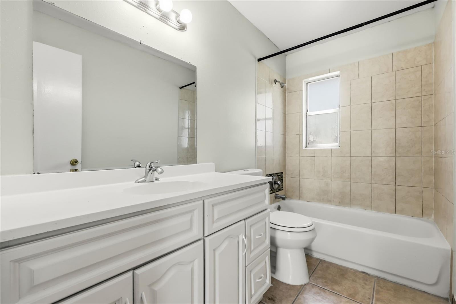 COMMODORE PLACE CONDO - Residential
