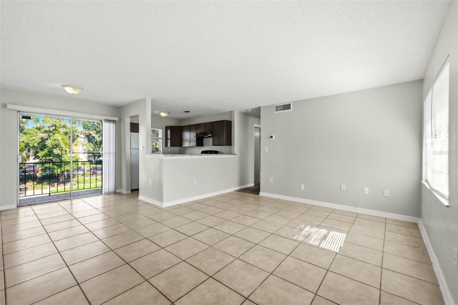 COMMODORE PLACE CONDO - Residential