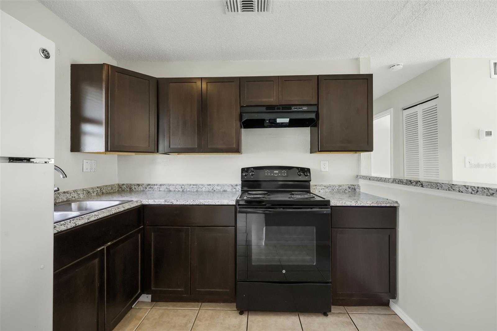 COMMODORE PLACE CONDO - Residential
