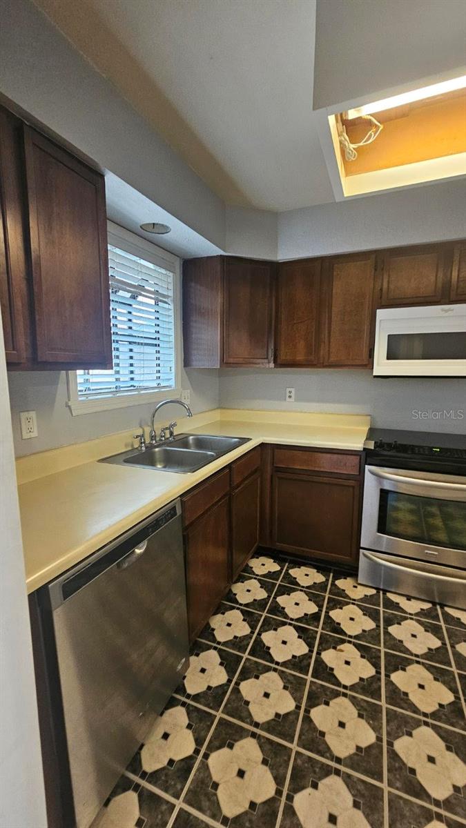 VILLAGE TWNHMS A CONDO - Residential