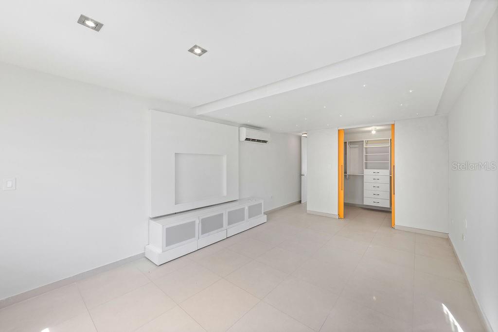 LOA ARBOLES DE MONTEHIEDRA - Residential