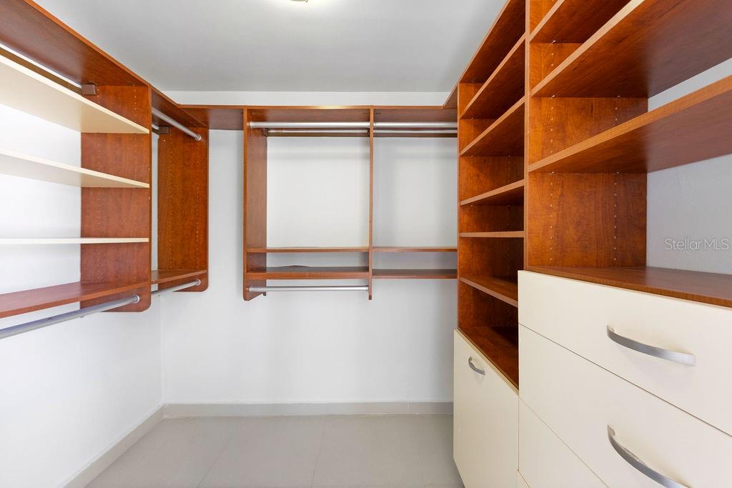LOA ARBOLES DE MONTEHIEDRA - Residential