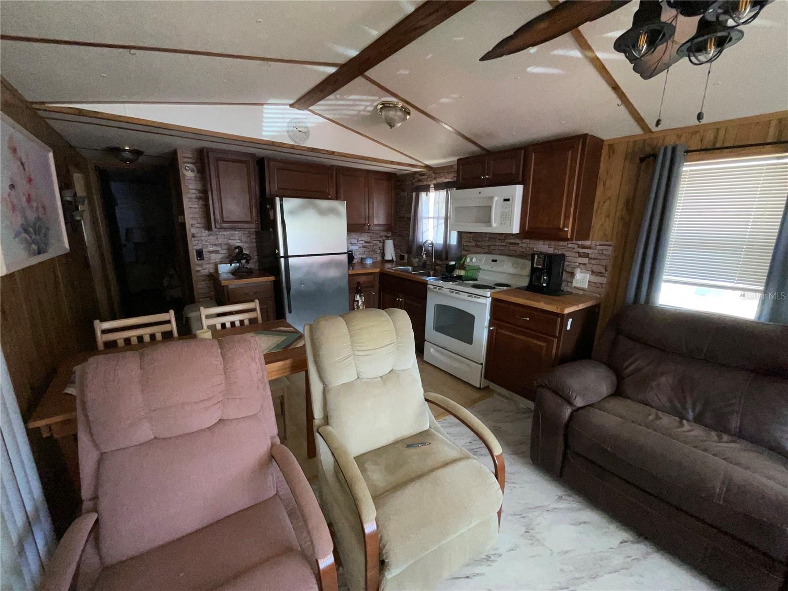 COUNTRY AIRE ESTATES - Residential