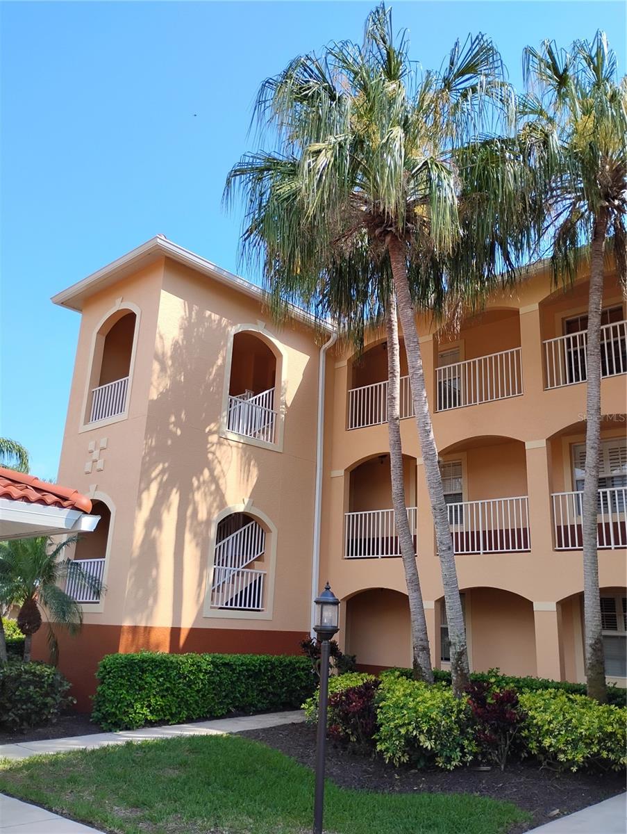 TUSCAN LAKES - Residential