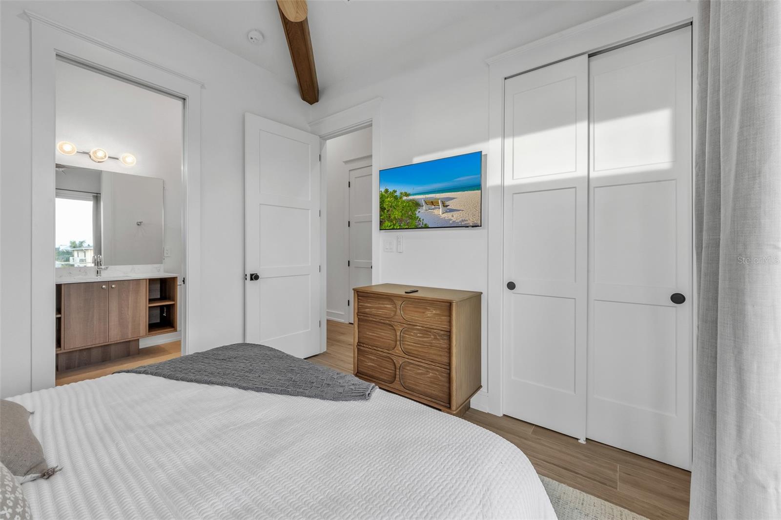 CORTEZ BEACH - Residential