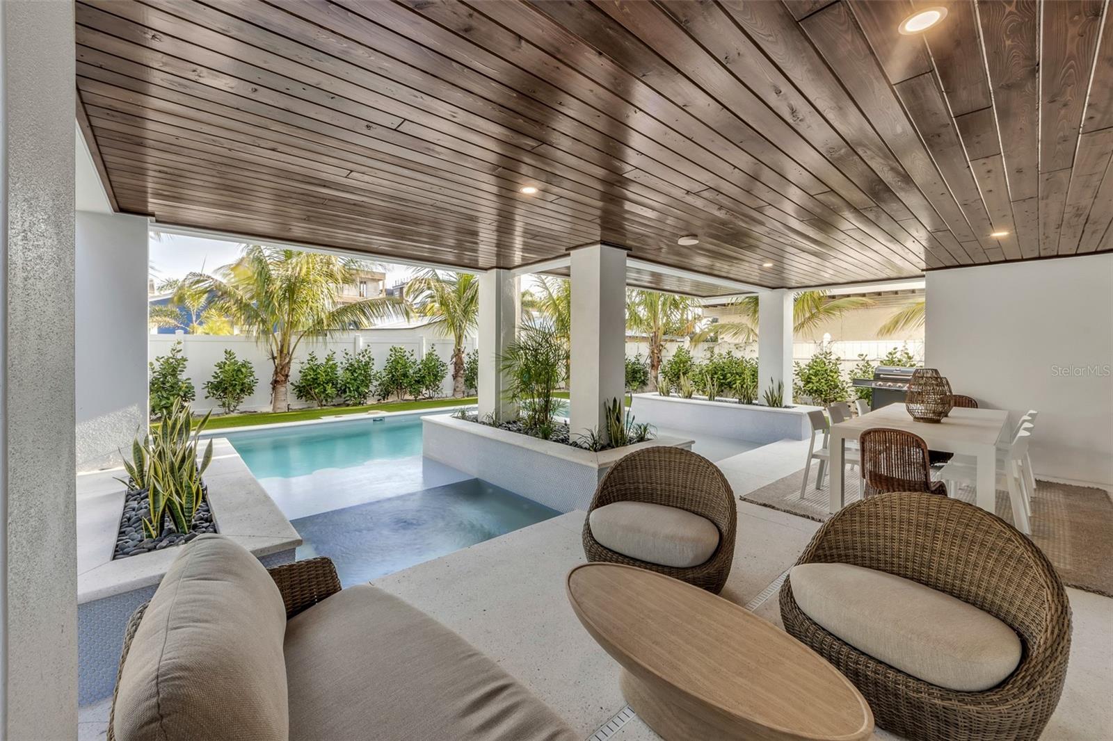 CORTEZ BEACH - Residential