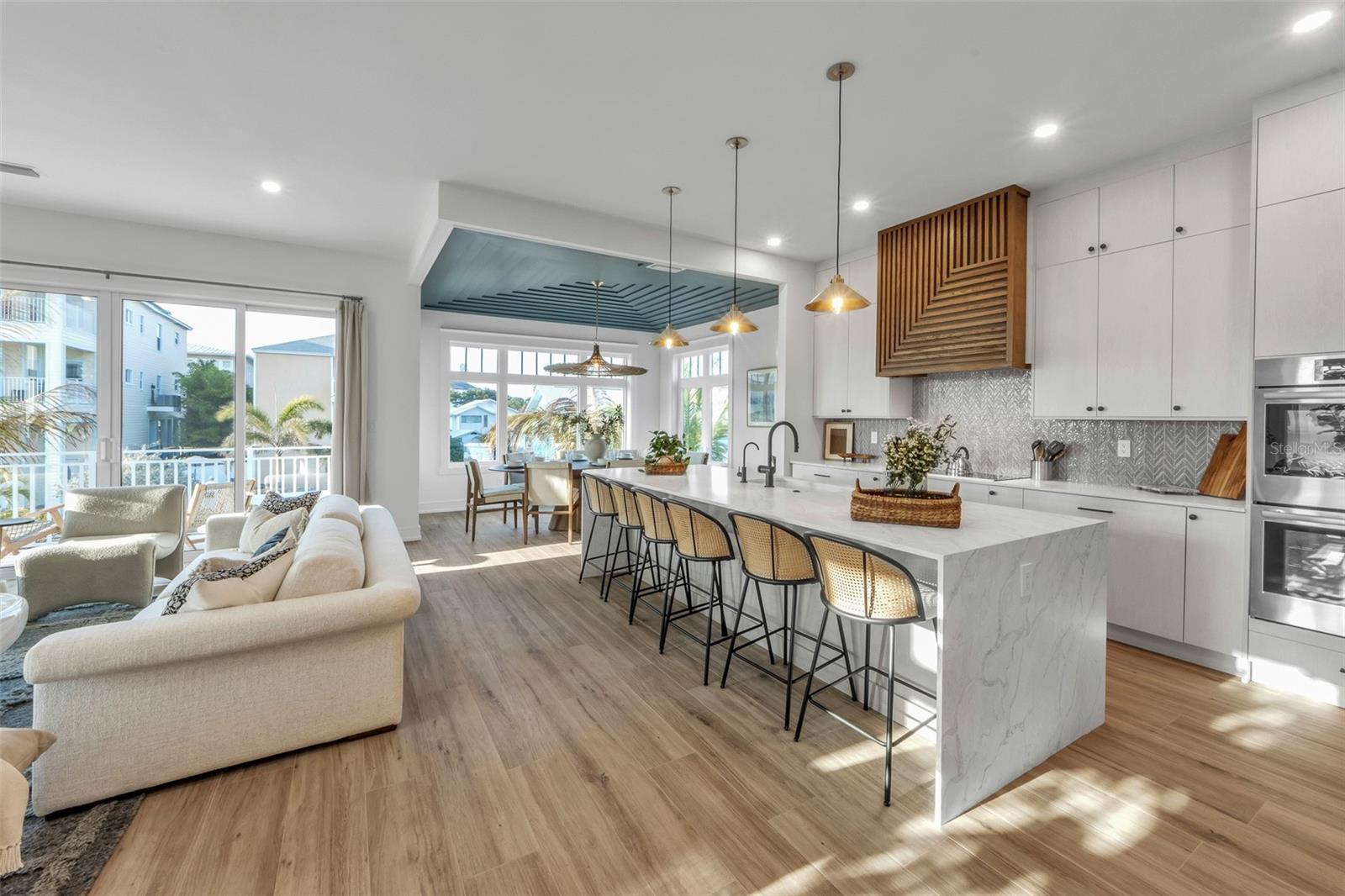 CORTEZ BEACH - Residential