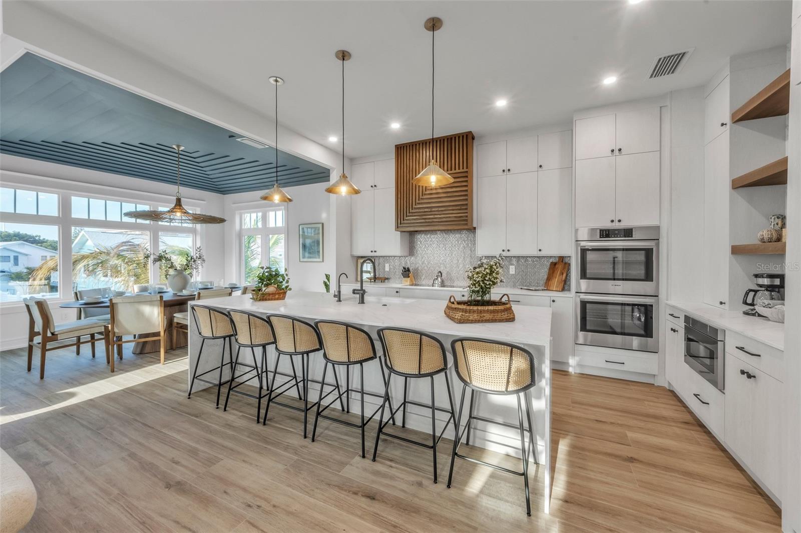 CORTEZ BEACH - Residential
