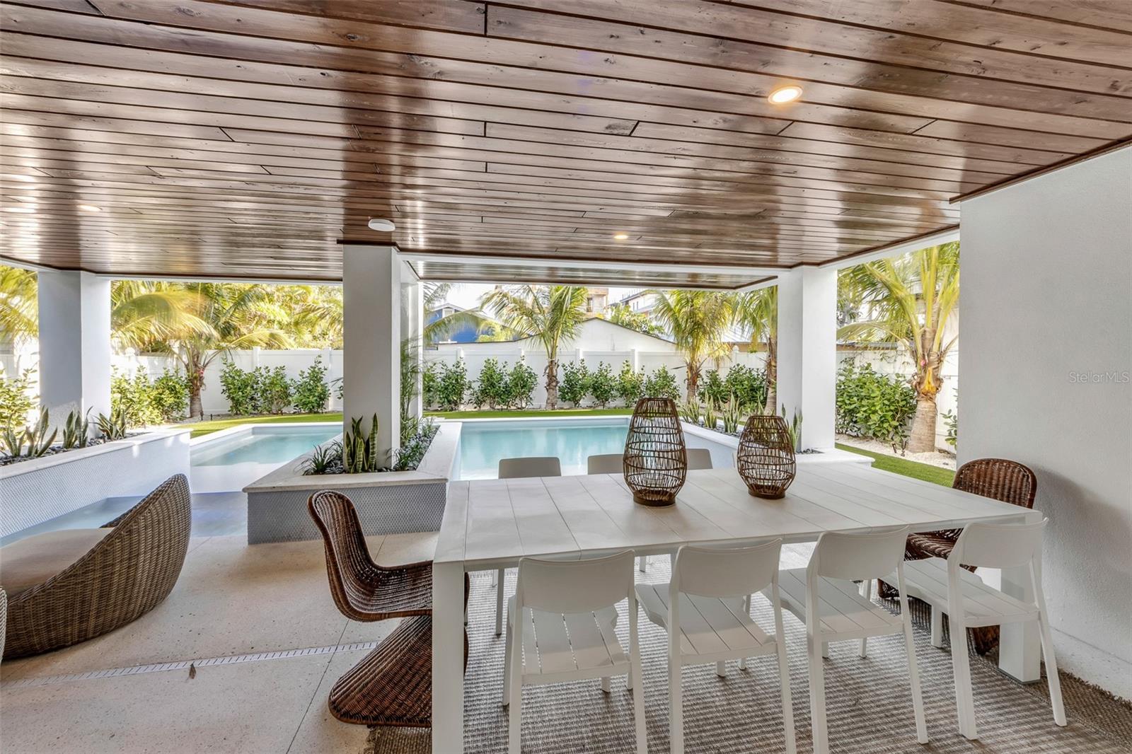 CORTEZ BEACH - Residential
