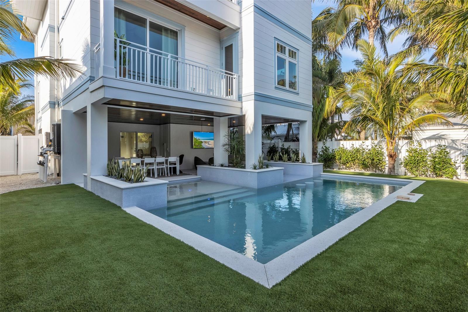 CORTEZ BEACH - Residential