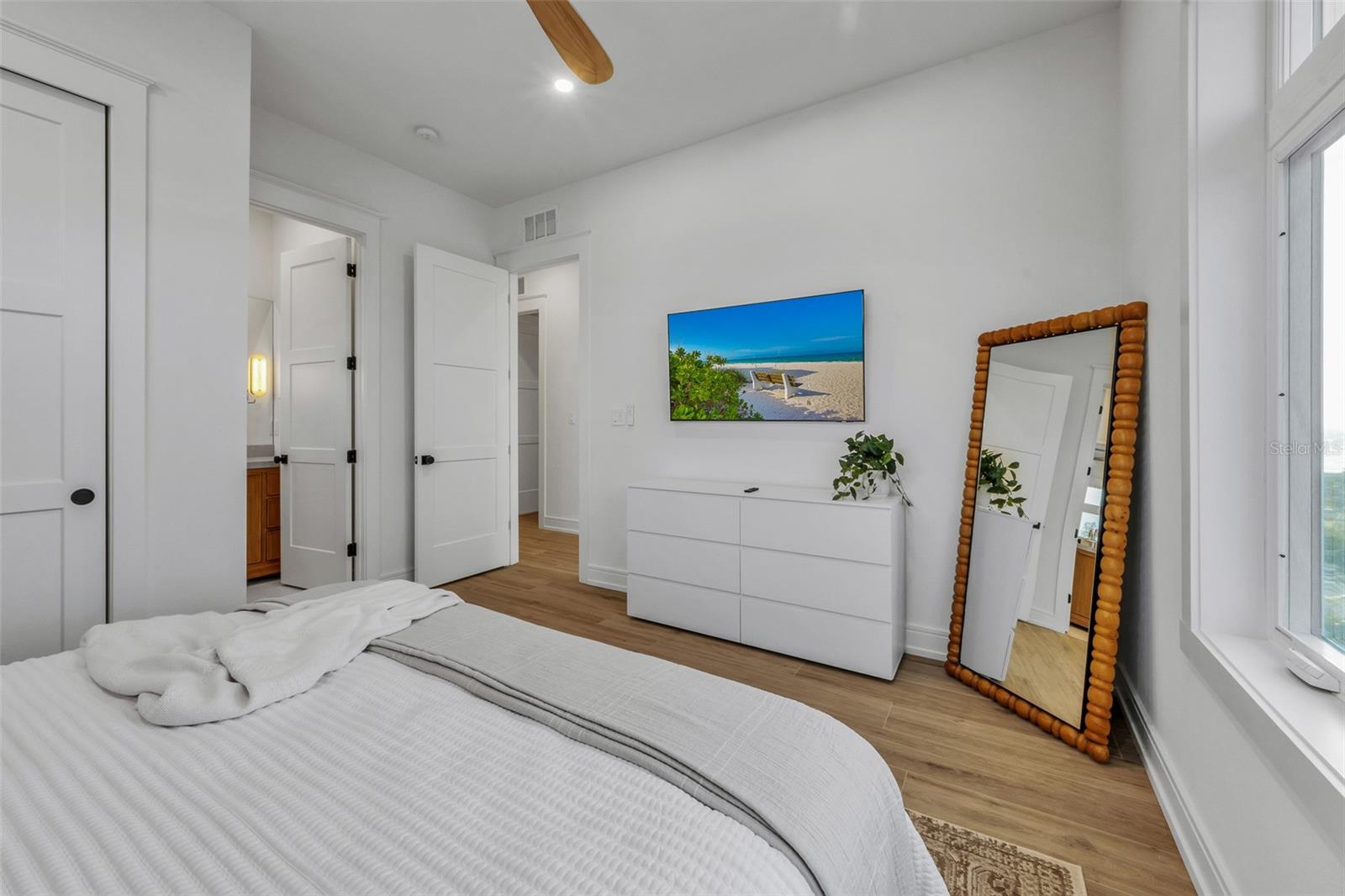 CORTEZ BEACH - Residential
