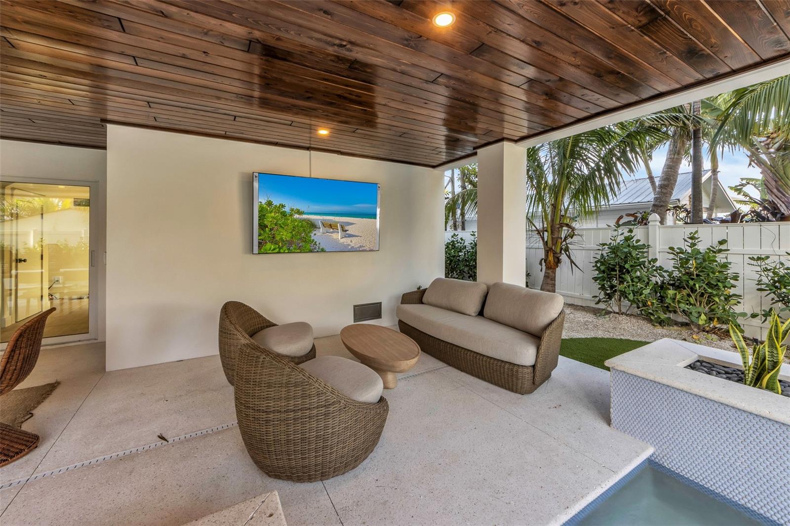 CORTEZ BEACH - Residential