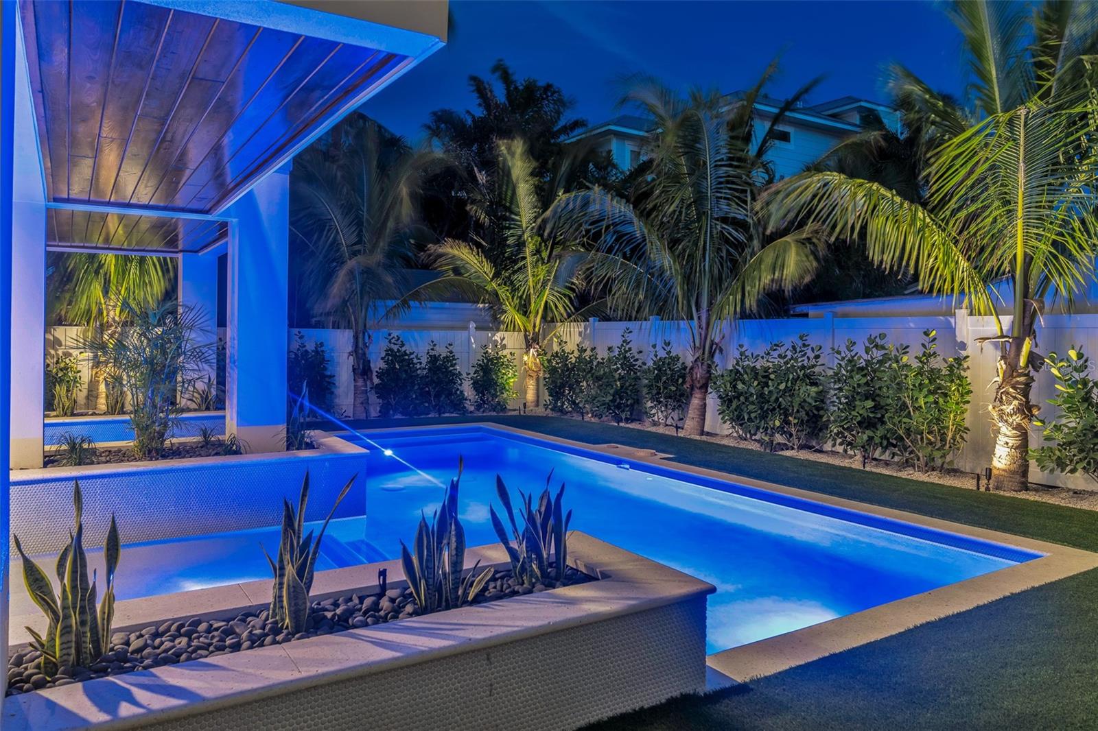 CORTEZ BEACH - Residential