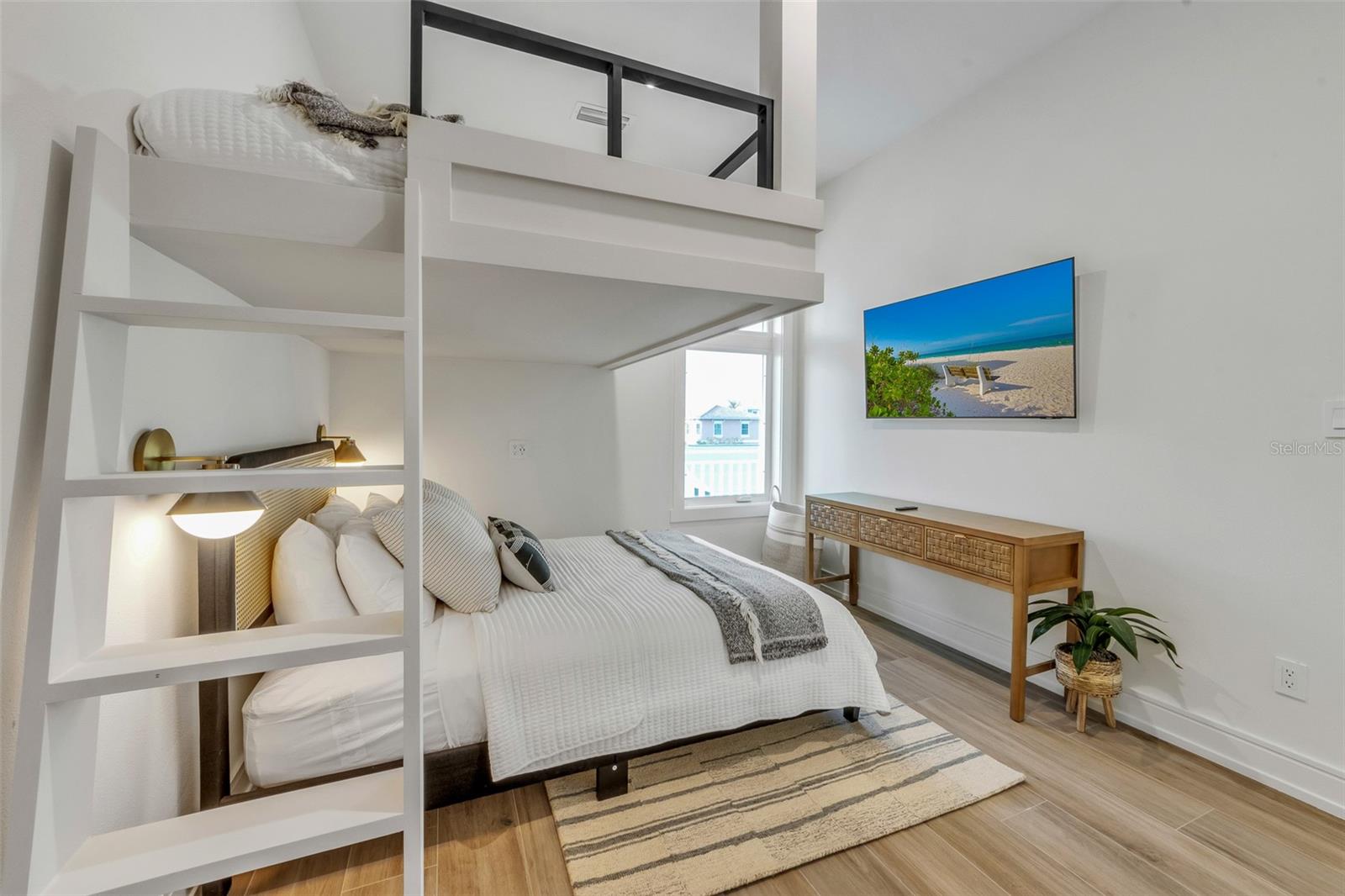 CORTEZ BEACH - Residential