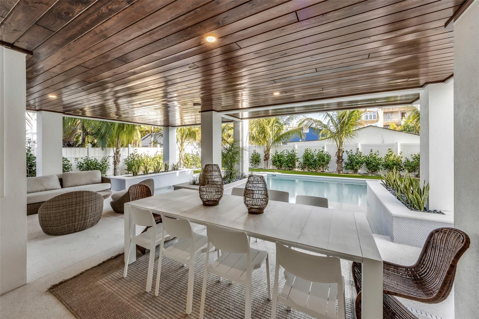 CORTEZ BEACH - Residential
