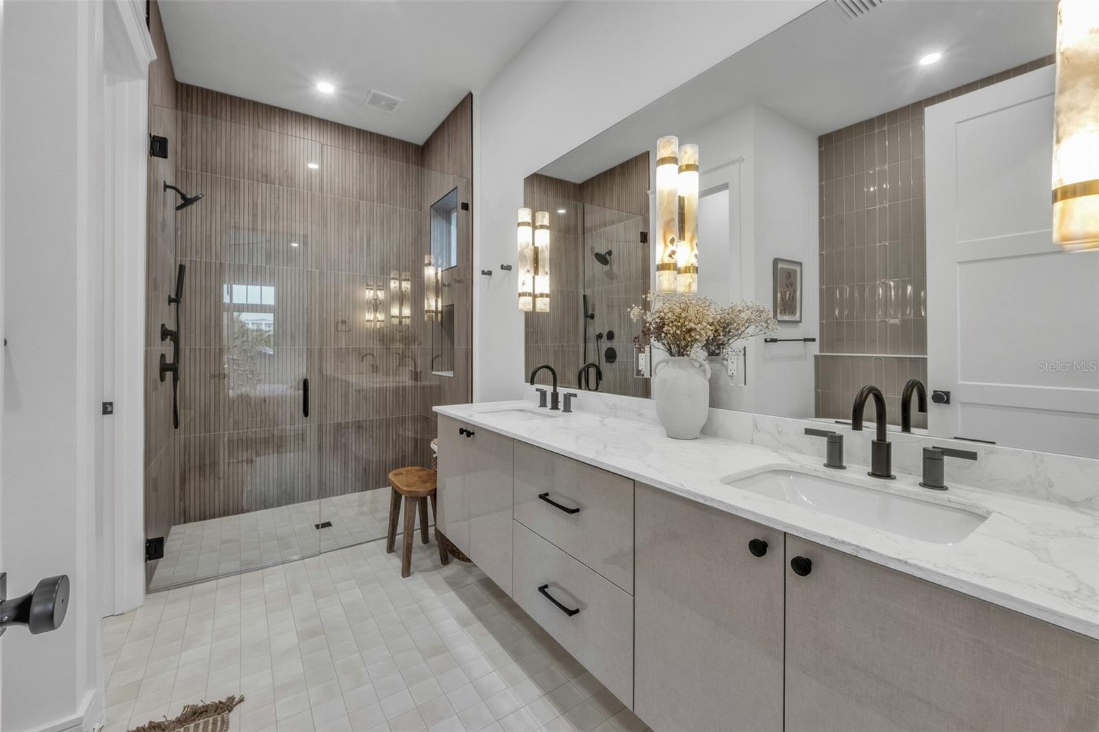 CORTEZ BEACH - Residential