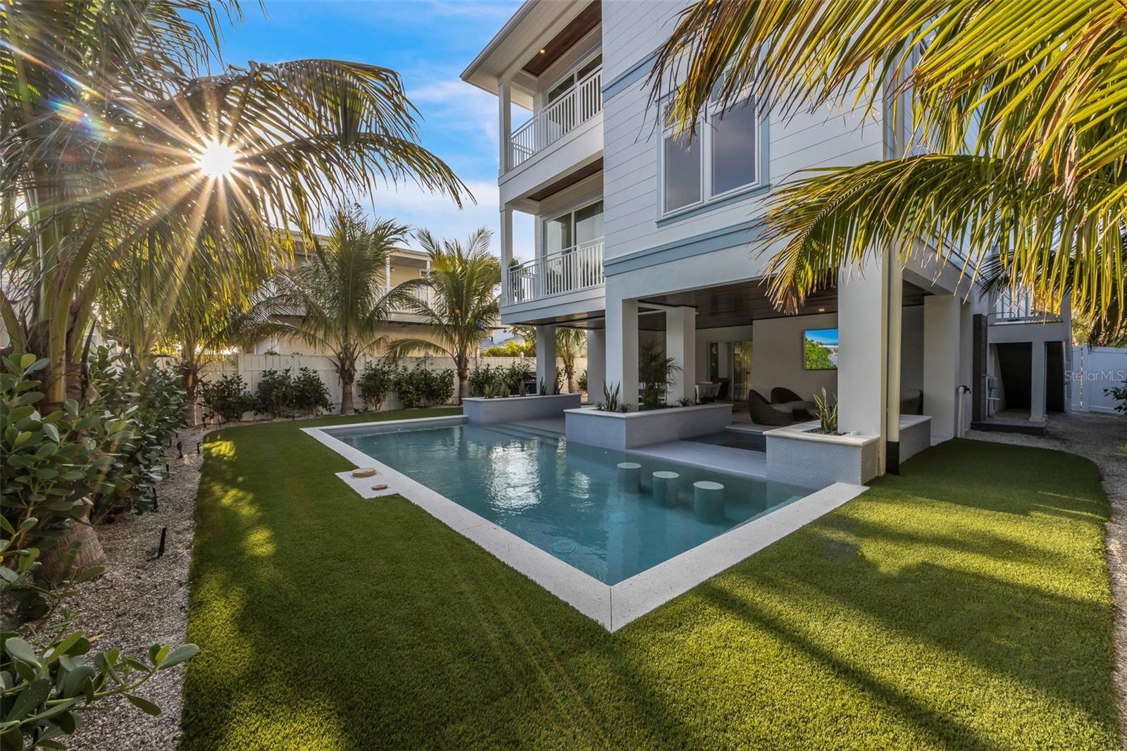 CORTEZ BEACH - Residential