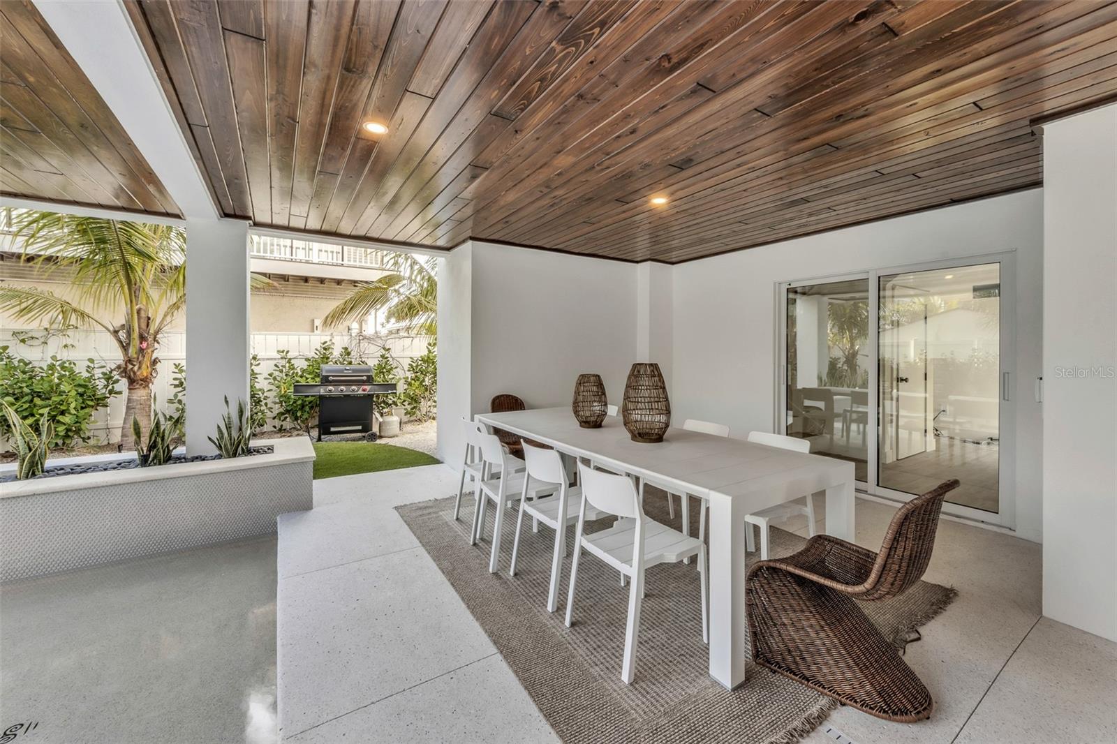 CORTEZ BEACH - Residential