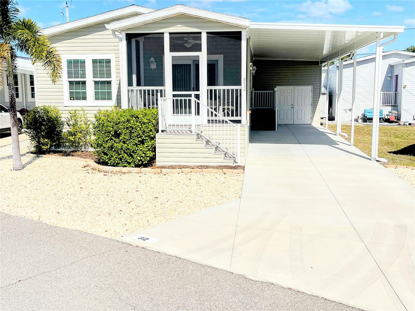 COUNTRY CLUB ESTATES - Residential