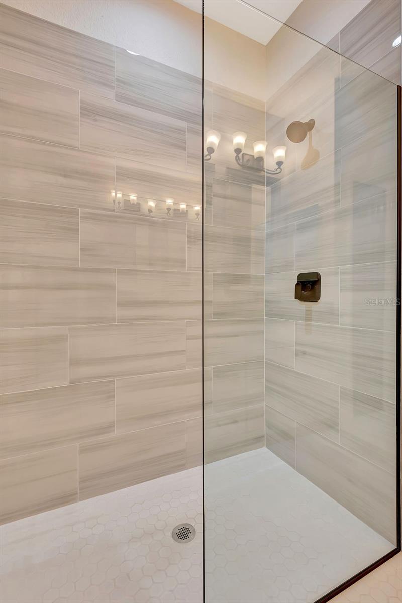 AVALON AT THE VILLAGES OF PALM-AIRE 1 - Residential