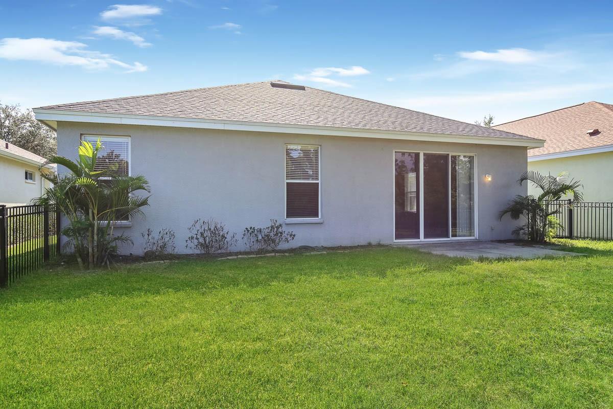 FISHHAWK RANCH PH 2 PARCEL R UNIT 1 - Residential Lease
