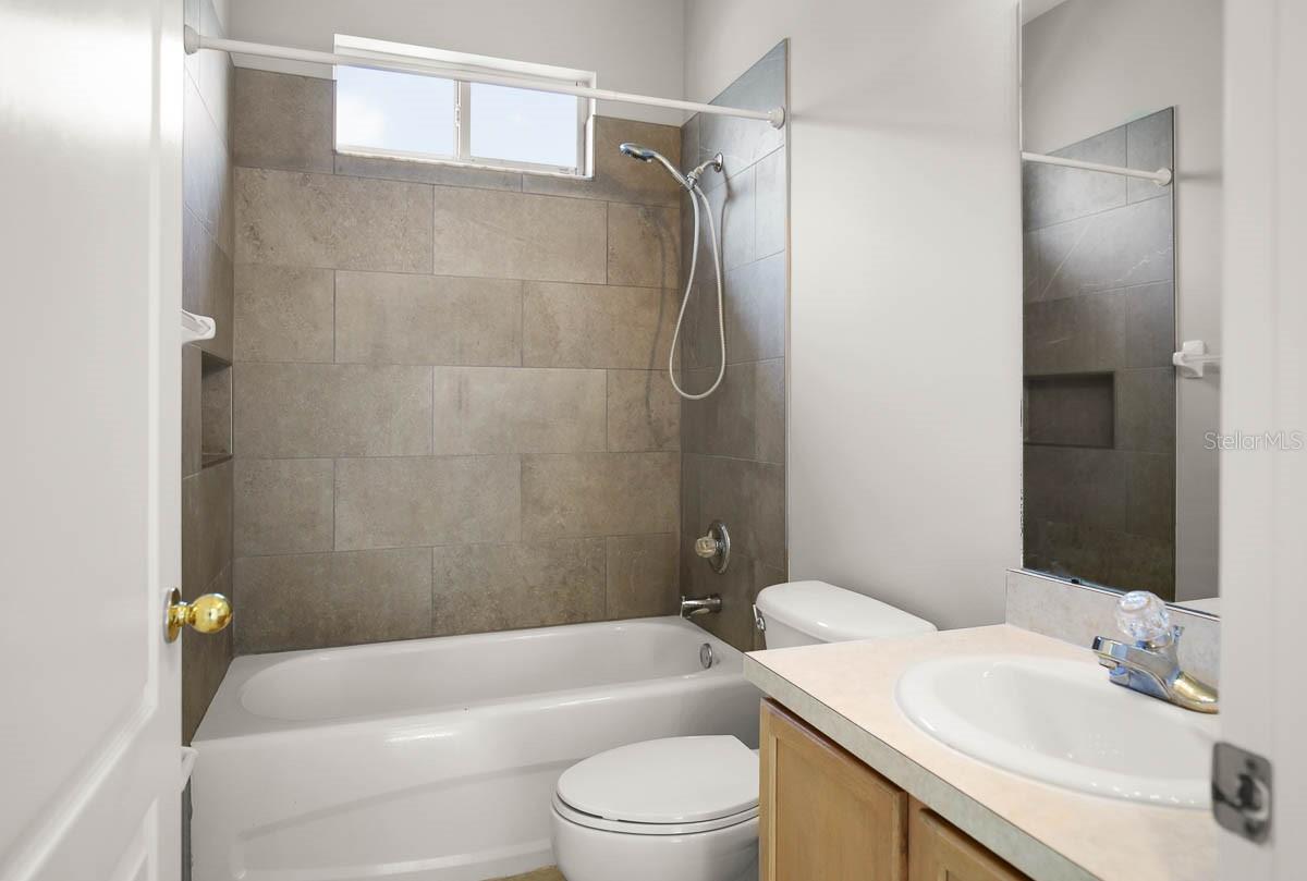 FISHHAWK RANCH PH 2 PARCEL R UNIT 1 - Residential Lease
