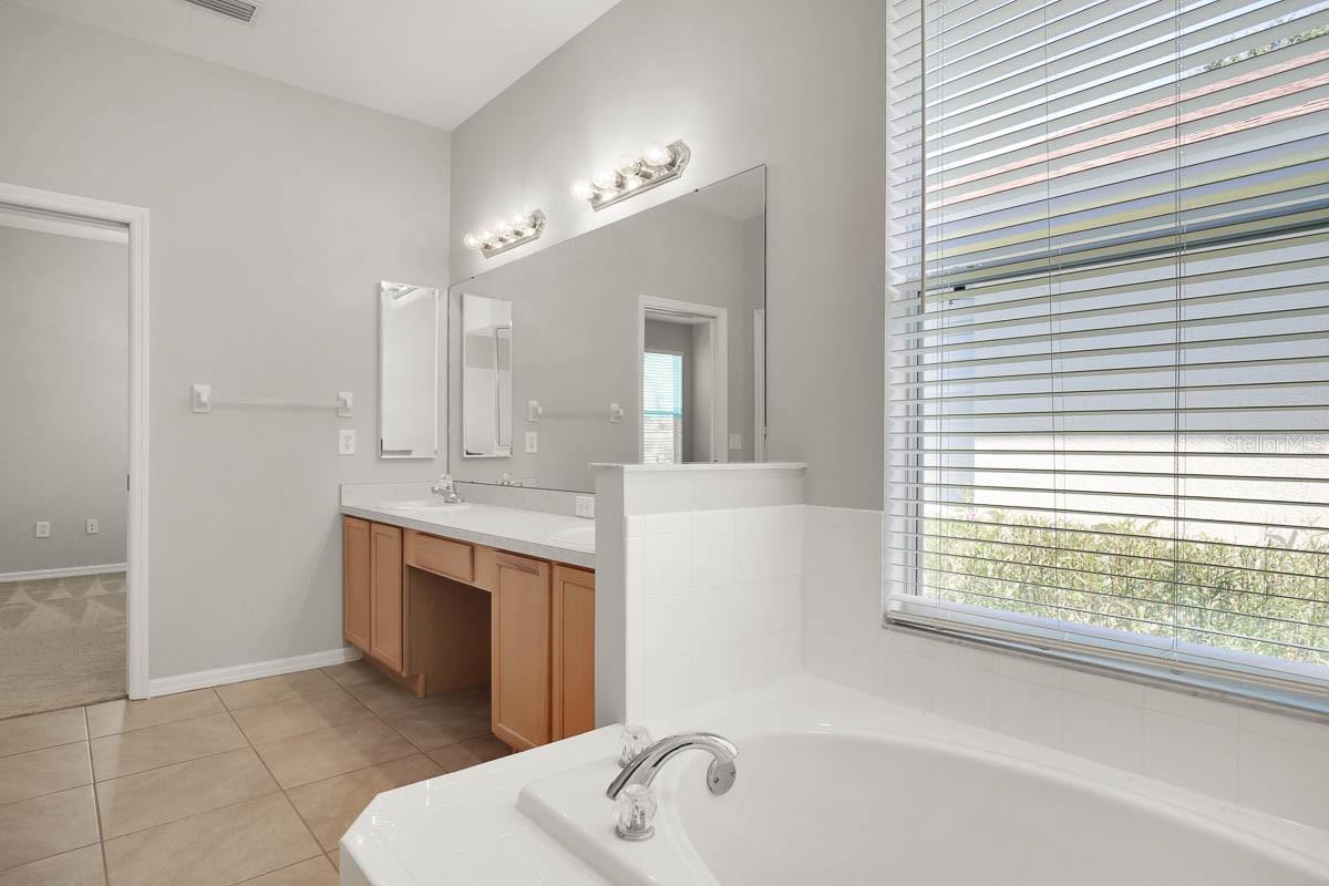 FISHHAWK RANCH PH 2 PARCEL R UNIT 1 - Residential Lease