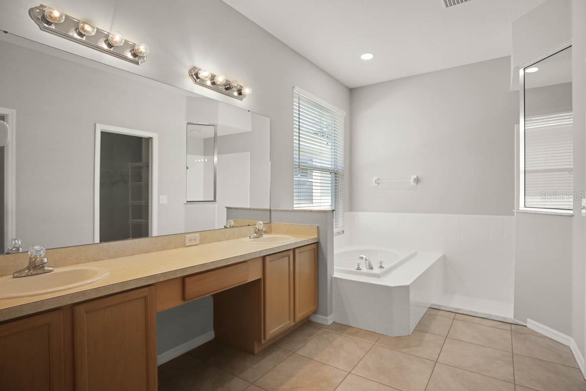 FISHHAWK RANCH PH 2 PARCEL R UNIT 1 - Residential Lease