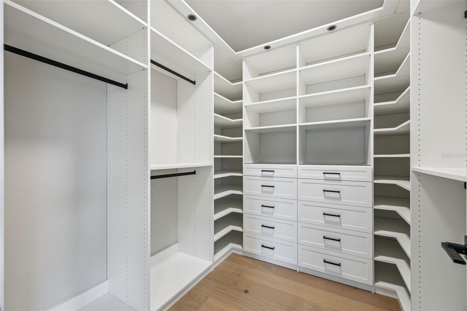 AUTRYS PARK - Residential Lease