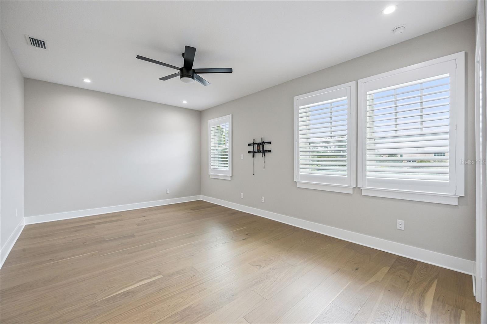 AUTRYS PARK - Residential Lease