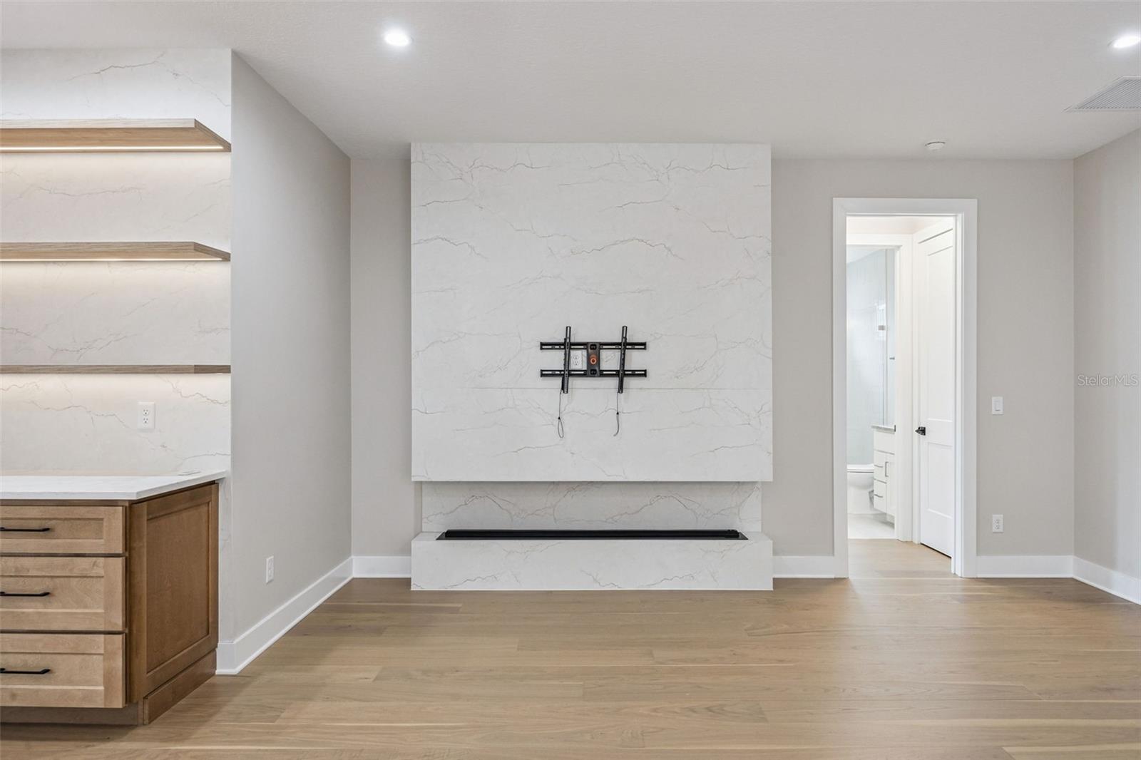 AUTRYS PARK - Residential Lease
