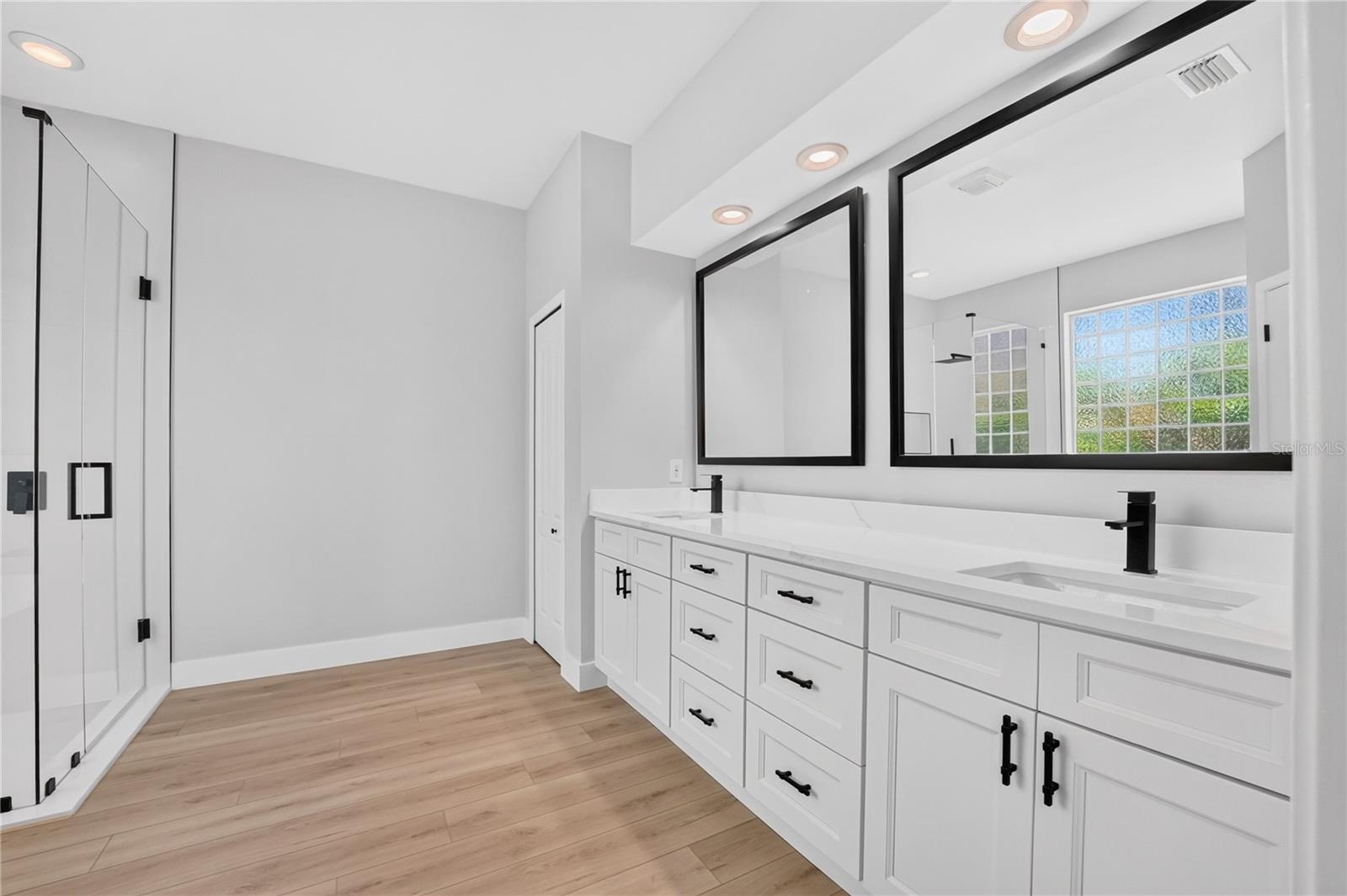 OCEANSIDE VILLAGE PH 3 B-3 - Residential