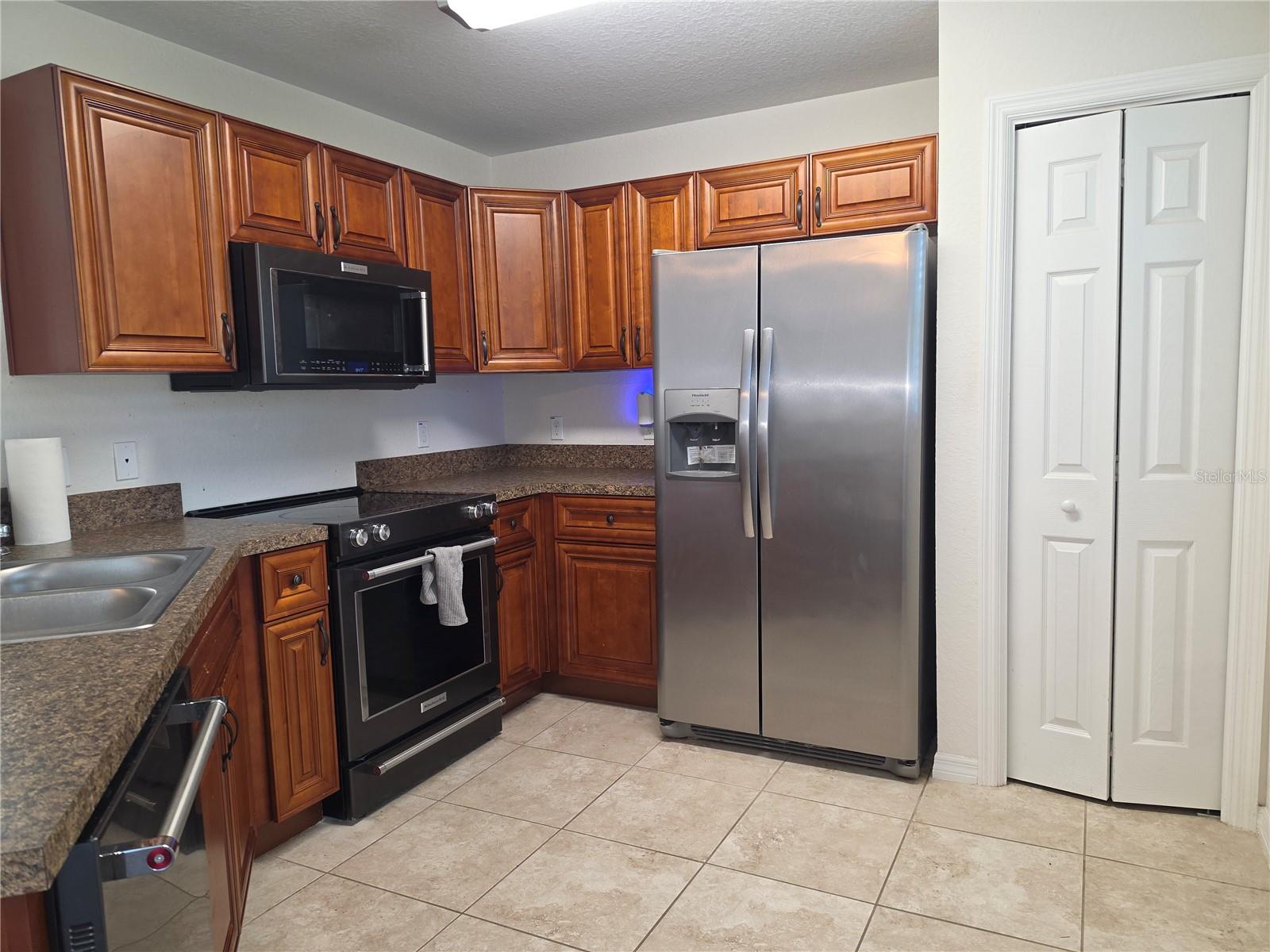 OCALA PARK ESTATE - Residential Lease