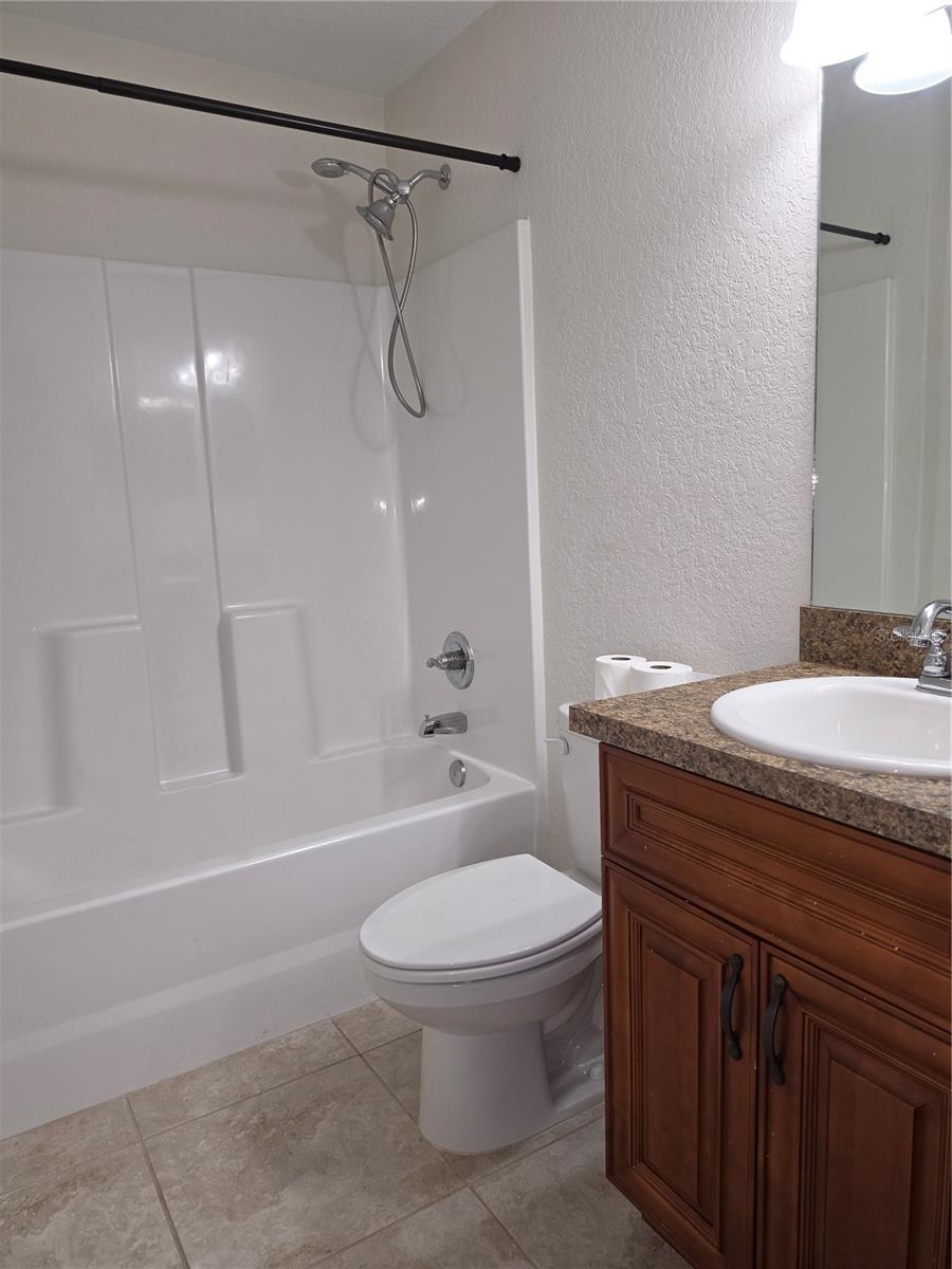 OCALA PARK ESTATE - Residential Lease