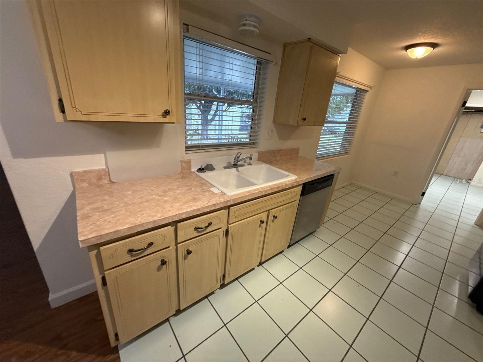BEVERLY HILLS UNIT 06 - Residential